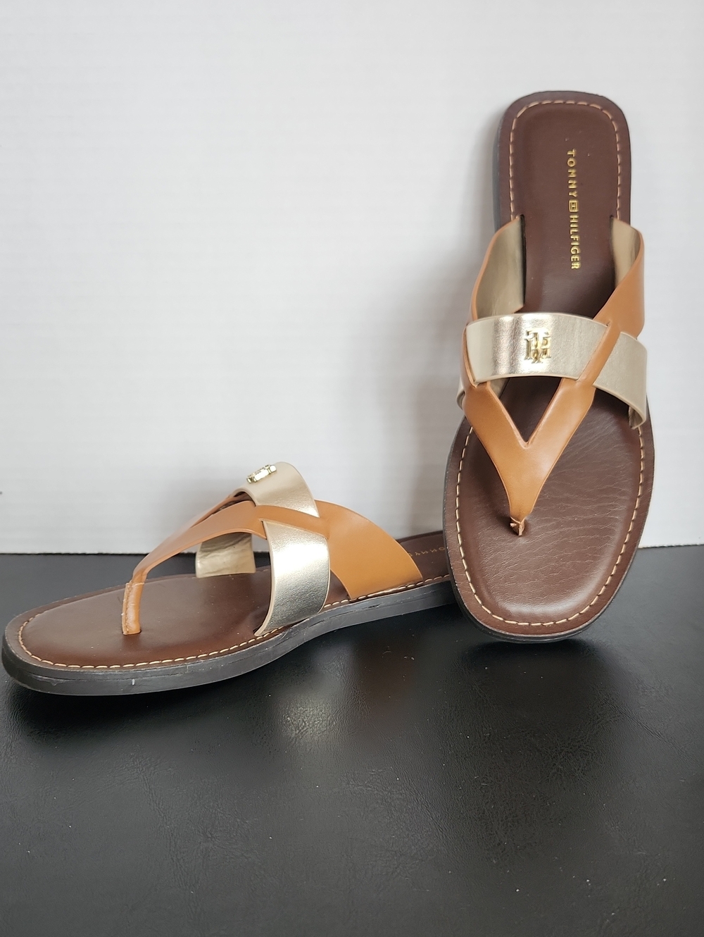Tommy Hilfiger Tan and Gold Leather Thong Sandals Size 7M